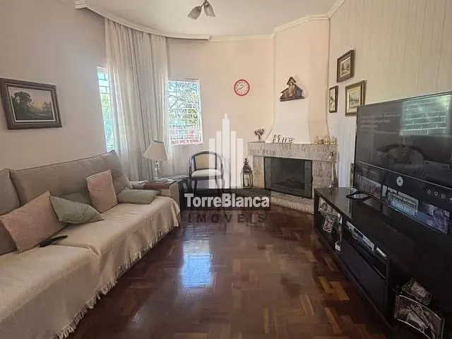 Sobrado com 485m² 4 quartos e 3 banheiros, à venda, no bairro Nova Rússia em Ponta Grossa