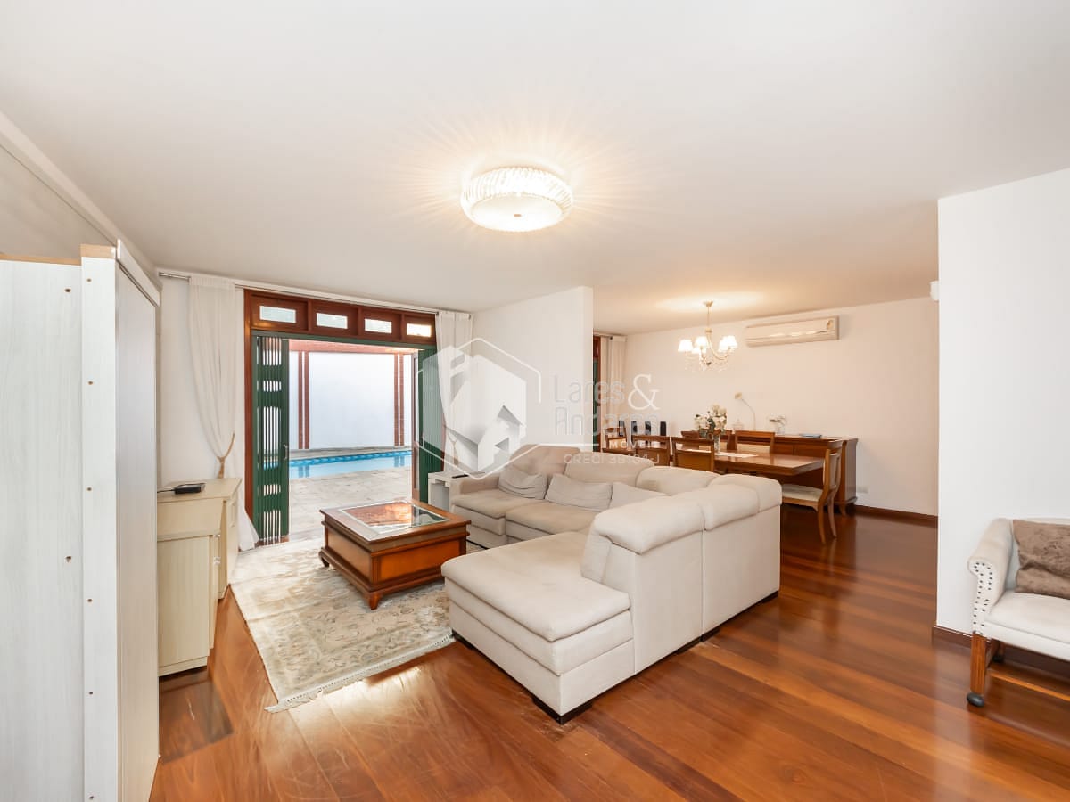 Sobrado, 4 quartos, 301 m² - Foto 1