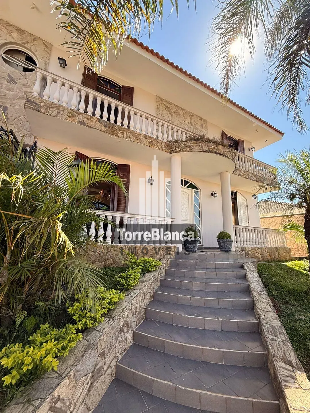 Sobrado, 6 quartos, 680 m² - Foto 1