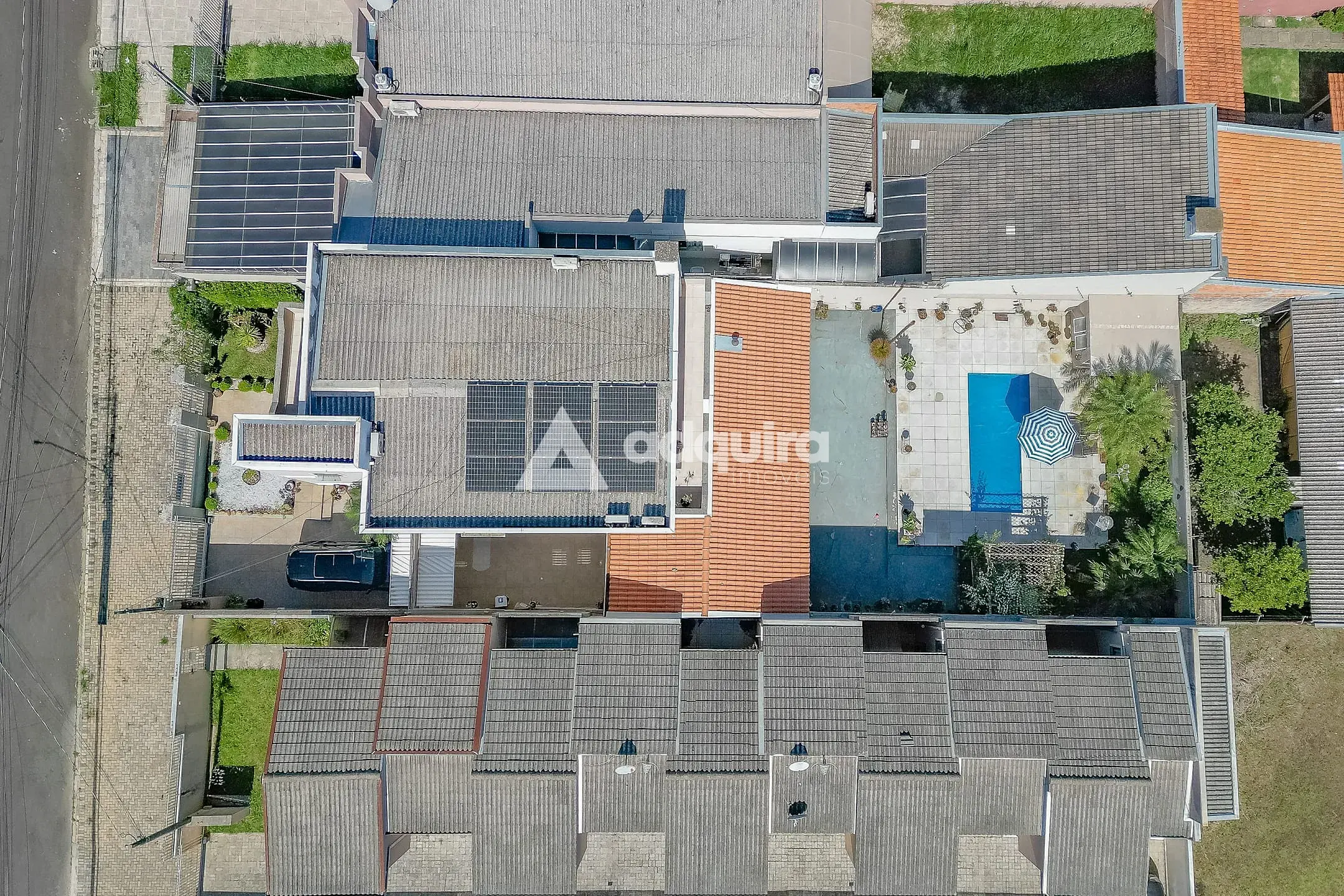 Sobrado, 3 quartos, 219 m² - Foto 2