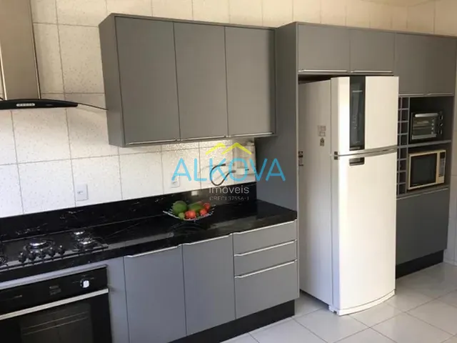 Sobrado com 300m² 4 quartos e 3 banheiros, à venda, no bairro Condomínio Terras do Vale em Caçapava