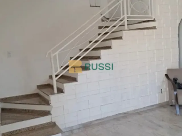 Sobrado com 250m² 3 quartos e 3 banheiros, à venda, no bairro Jardim das Indústrias em São José dos Campos