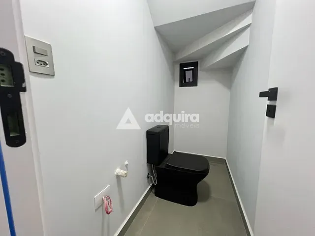Sobrado 3 quartos e 2 banheiros, à venda ou para alugar, no bairro Colônia Dona Luíza em Ponta Grossa