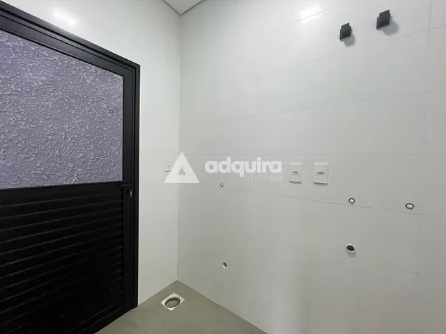 Sobrado 3 quartos e 2 banheiros, à venda ou para alugar, no bairro Colônia Dona Luíza em Ponta Grossa