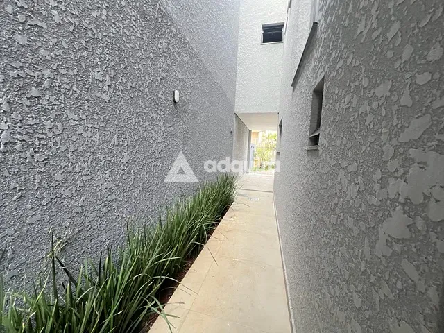 Sobrado 3 quartos e 2 banheiros, à venda ou para alugar, no bairro Colônia Dona Luíza em Ponta Grossa