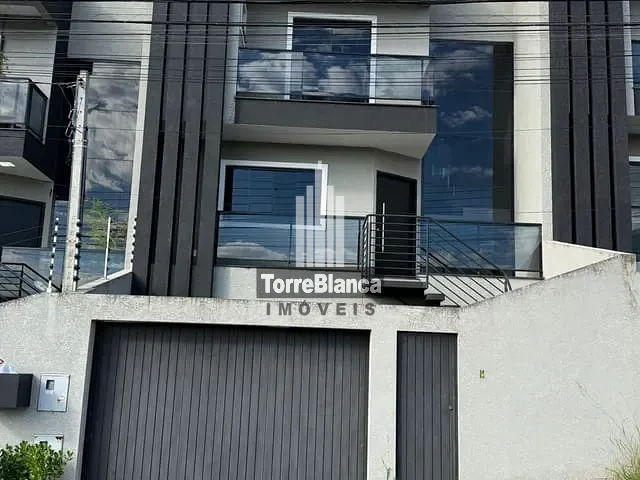 Sobrado 3 quartos e 3 banheiros, à venda, no bairro Jardim Carvalho em Ponta Grossa