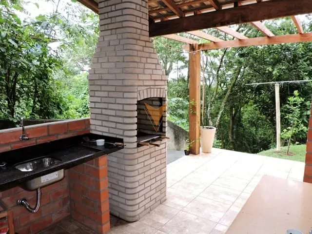 Sobrado com 976m² 4 quartos e 4 banheiros, à venda, no bairro Jardim Indaiá em Embu das Artes
