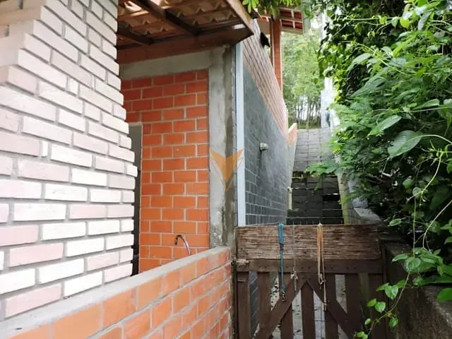 Sobrado com 976m² 4 quartos e 4 banheiros, à venda, no bairro Jardim Indaiá em Embu das Artes
