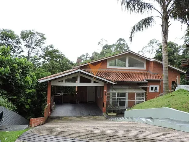 Sobrado com 976m² 4 quartos e 4 banheiros, à venda, no bairro Jardim Indaiá em Embu das Artes