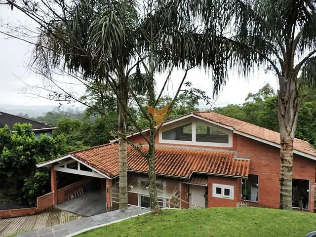 Sobrado com 976m² 4 quartos e 4 banheiros, à venda, no bairro Jardim Indaiá em Embu das Artes