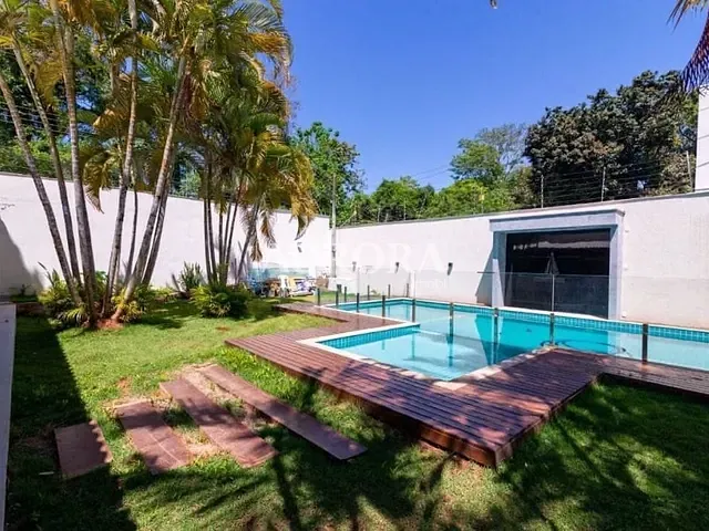 Sobrado com 500m² 4 quartos e 4 banheiros, à venda, no bairro Califórnia em Londrina