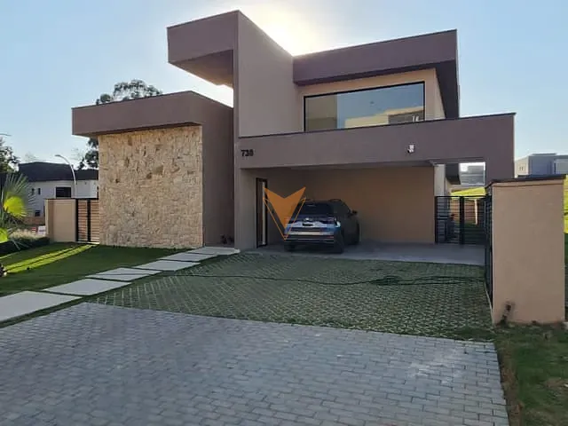 Sobrado com 543m² 3 quartos e 5 banheiros, à venda, no bairro Granja Viana em Cotia