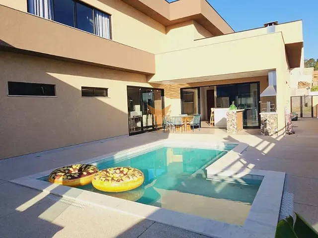 Sobrado com 543m² 3 quartos e 5 banheiros, à venda, no bairro Granja Viana em Cotia