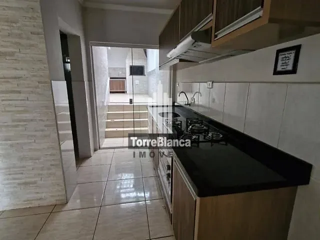 Sobrado 3 quartos e 2 banheiros, à venda ou para alugar, no bairro Oficinas em Ponta Grossa