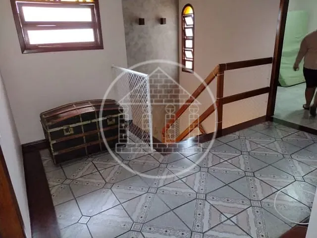 Sobrado com 250m² 4 quartos e 3 banheiros, para alugar, no bairro Jardim das Imbuias em São Paulo