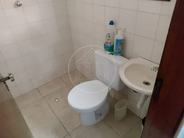 Sobrado com 250m² 4 quartos e 3 banheiros, para alugar, no bairro Jardim das Imbuias em São Paulo