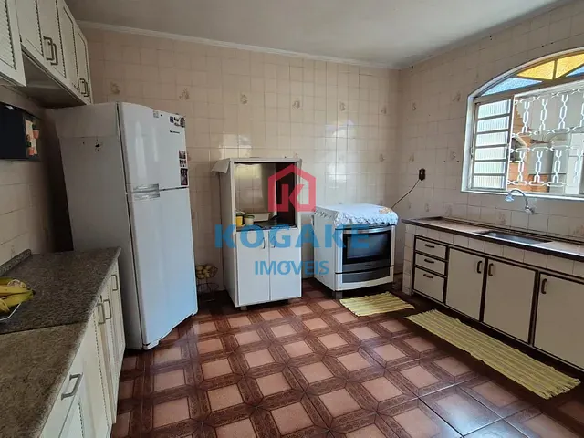 Sobrado com 250m² 3 quartos e 3 banheiros, à venda, no bairro Bosque dos Eucaliptos em São José dos Campos