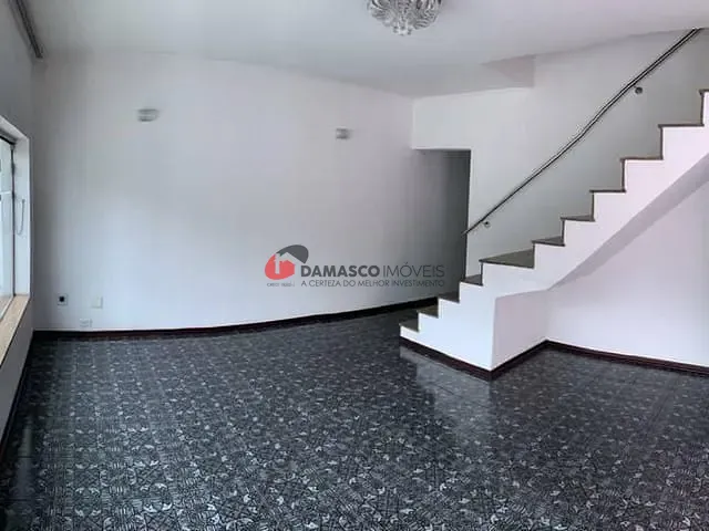 Sobrado com 256m² 3 quartos e 1 banheiro, à venda, no bairro Santa Paula em São Caetano do Sul