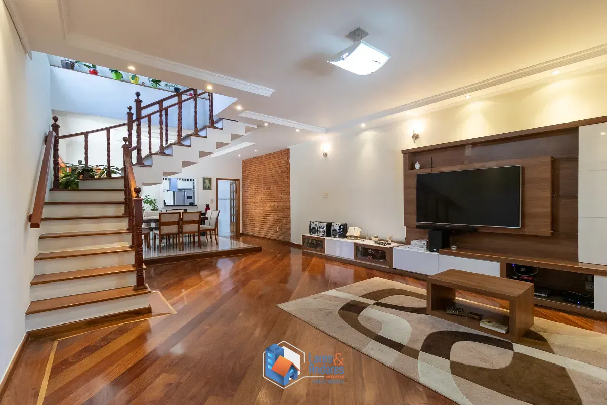 Sobrado, 3 quartos, 241 m² - Foto 1