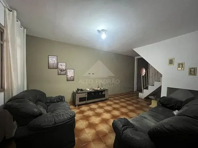 Sobrado com 125m² 3 quartos e 2 banheiros, à venda, no bairro Jardim Araguaia em Mauá