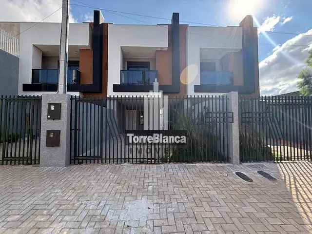 Sobrado com 117m² 3 quartos e 3 banheiros, para alugar, no bairro Colônia Dona Luiza em Ponta Grossa