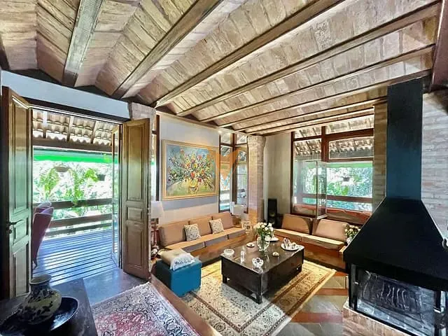 Sobrado com 3316m² 3 quartos e 4 banheiros, à venda, no bairro Chácara Santa Lúcia dos Ypes em Carapicuíba