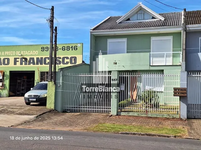 Sobrado com 135m² 3 quartos e 3 banheiros, à venda, no bairro Colônia Dona Luíza em Ponta Grossa