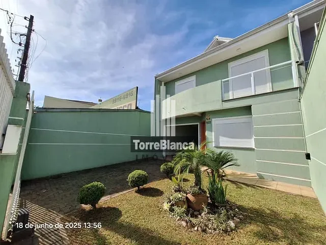 Sobrado com 135m² 3 quartos e 3 banheiros, à venda, no bairro Colônia Dona Luíza em Ponta Grossa
