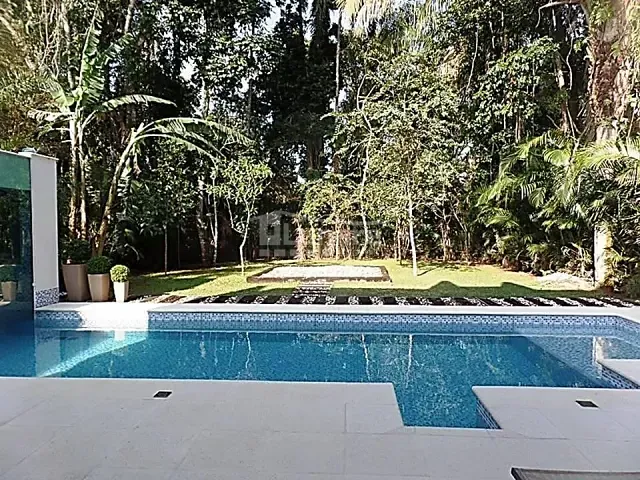 Sobrado com 525m² 6 quartos e 8 banheiros, à venda, no bairro Riviera de São Lourenço em Bertioga