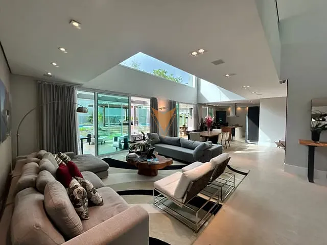 Sobrado com 1280m² 4 quartos e 6 banheiros, à venda ou para alugar, no bairro Residencial Morada dos Lagos em Barueri