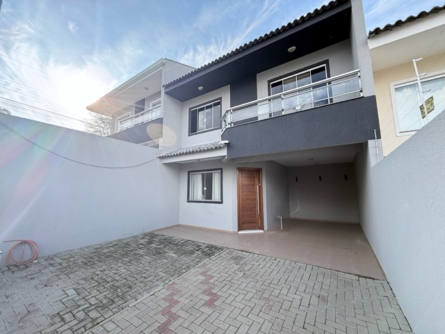 Locação - Sobrado Semimobiliado, 3 quartos (sendo 1 suíte), 2 vagas de garagem, 110m² - Órfãs, Ponta Grossa.
