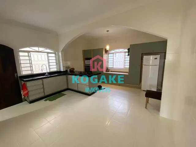 Sobrado com 225m² 3 quartos e 2 banheiros, à venda, no bairro Monte Castelo em São José dos Campos