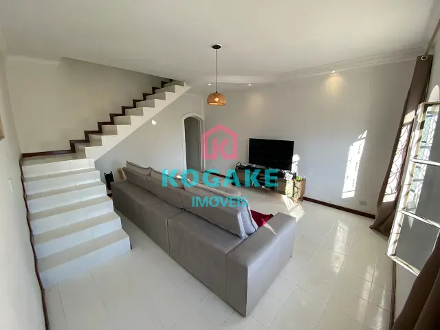 Sobrado com 225m² 3 quartos e 2 banheiros, à venda, no bairro Monte Castelo em São José dos Campos