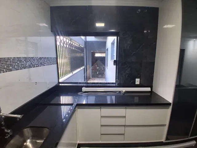 Sobrado com 125m² 4 quartos e 2 banheiros, à venda, no bairro Jardim Guapituba em Mauá