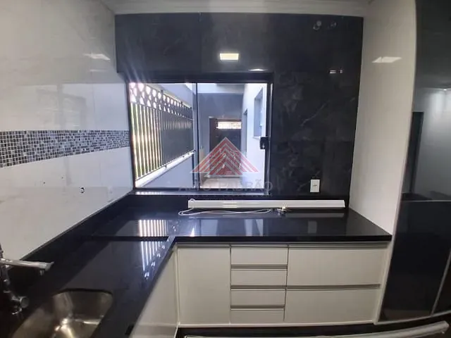 Sobrado com 125m² 4 quartos e 2 banheiros, à venda, no bairro Jardim Guapituba em Mauá