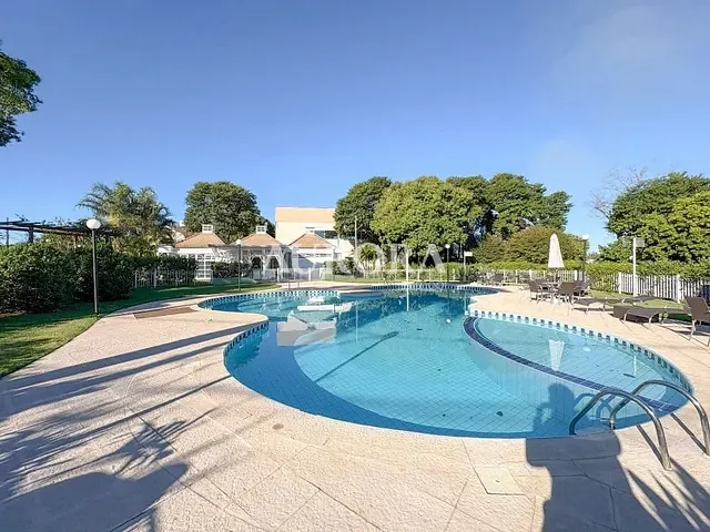 Sobrado com 309m² 3 quartos e 4 banheiros, à venda, no bairro H.U. em Londrina