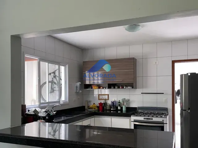 Sobrado com 125m² 3 quartos e 3 banheiros, à venda, no bairro Jardim das Indústrias em São José dos Campos