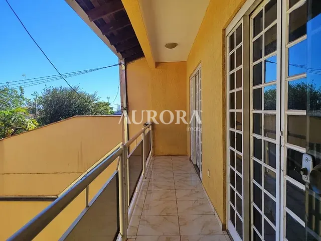 Sobrado com 250m² 4 quartos e 3 banheiros, à venda, no bairro Antares em Londrina