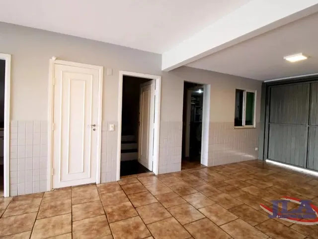 Casa com 379m² 3 quartos e 3 banheiros, à venda, no bairro Ahú em Curitiba