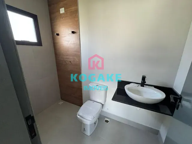 Sobrado com 250m² 4 quartos e 3 banheiros, à venda, no bairro Eug. Melo em São José dos Campos