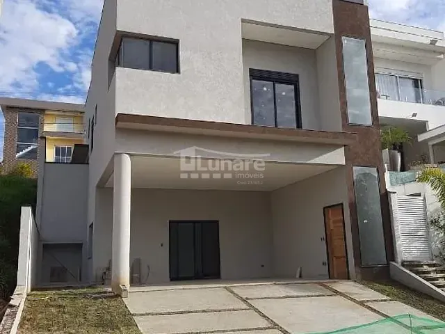 Sobrado com 350m² 4 quartos e 2 banheiros, à venda, no bairro Cézar de Souza em Mogi das Cruzes