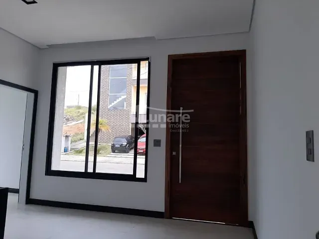 Sobrado com 350m² 4 quartos e 2 banheiros, à venda, no bairro Cézar de Souza em Mogi das Cruzes