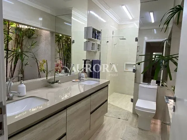 Sobrado com 520m² 4 quartos e 4 banheiros, à venda, no bairro Parque Residencial Alcantara em Londrina