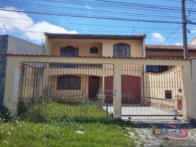 Sobrado com 300m² 3 quartos e 3 banheiros, à venda, no bairro Barreirinha em Curitiba