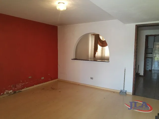 Sobrado com 300m² 3 quartos e 3 banheiros, à venda, no bairro Barreirinha em Curitiba
