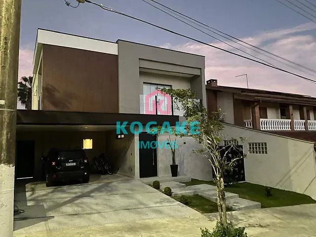 Sobrado com 252m² 3 quartos e 2 banheiros, à venda, no bairro Urbanova em São José dos Campos