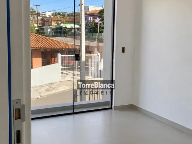 Sobrado com 94m² 3 quartos e 3 banheiros, à venda, no bairro Uvaranas em Ponta Grossa