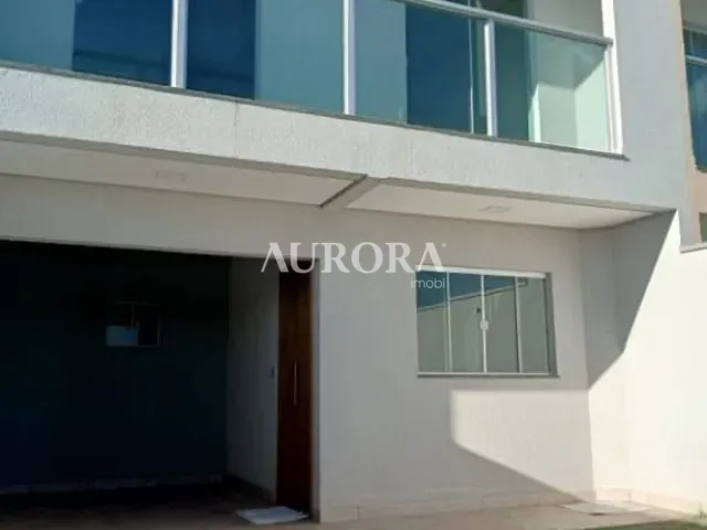 Sobrado com 150m² 3 quartos e 2 banheiros, à venda, no bairro Gávea em Londrina