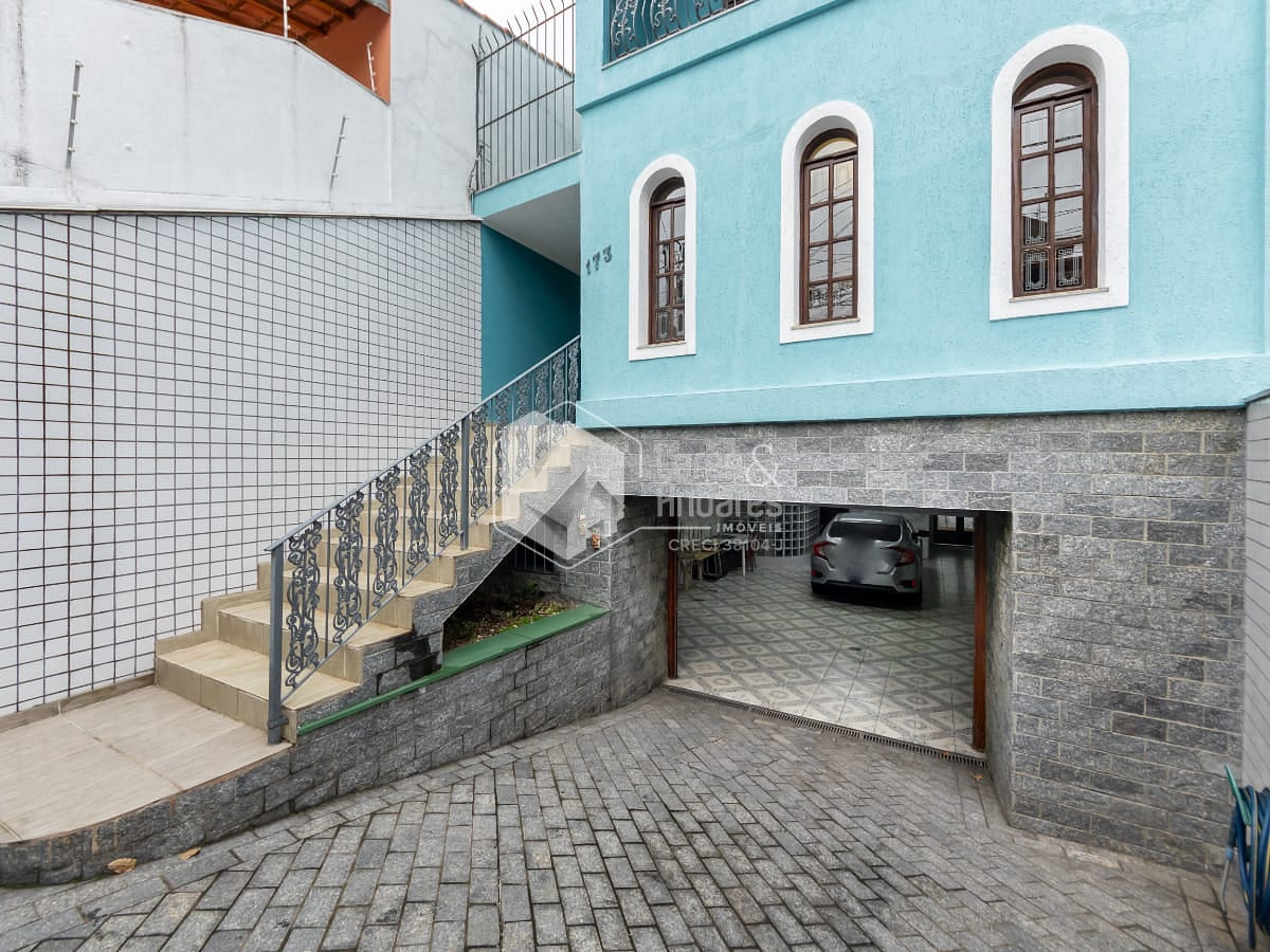 Sobrado à venda com 4 quartos, 200m² - Foto 2