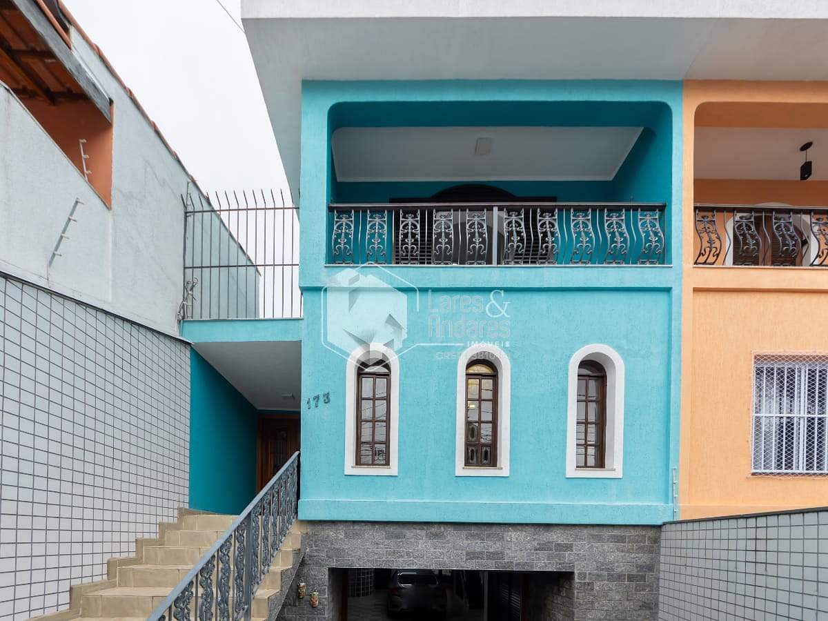 Sobrado à venda com 4 quartos, 200m² - Foto 1